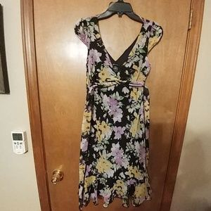 Floral v-neck dress
